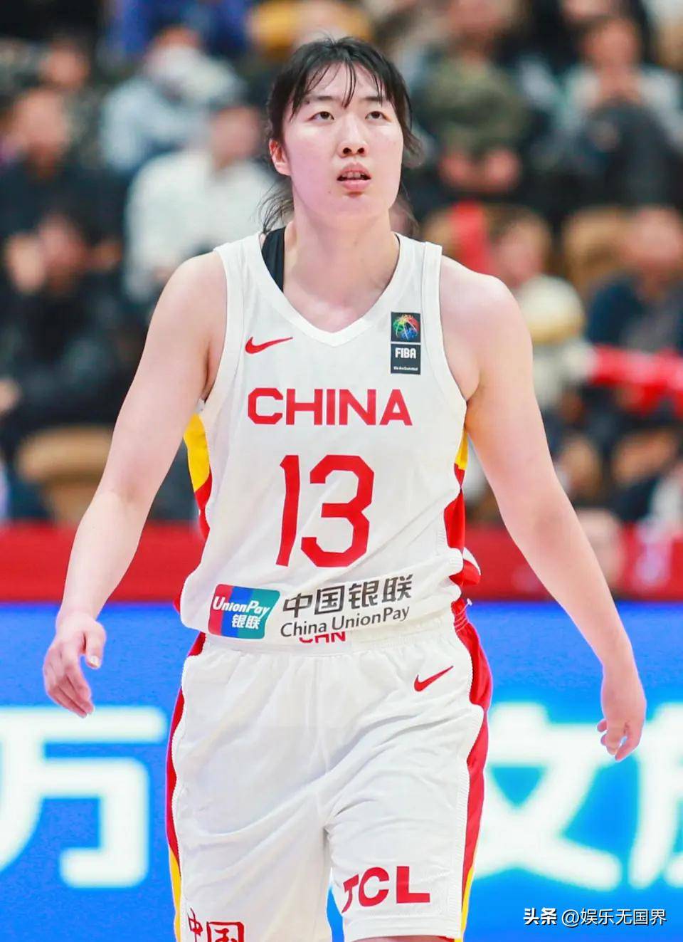 国内杰出篮球教练荣获国际殊荣，备受瞩目