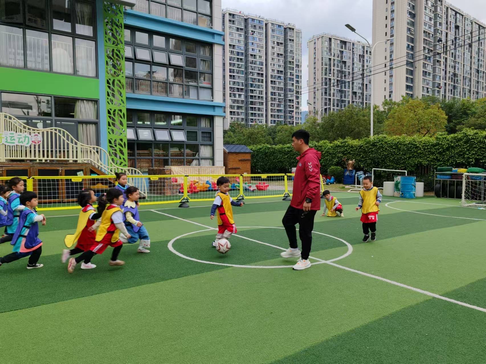 乐动体育观望赛场-团结协作，亚洲足球赛事中的团队精神